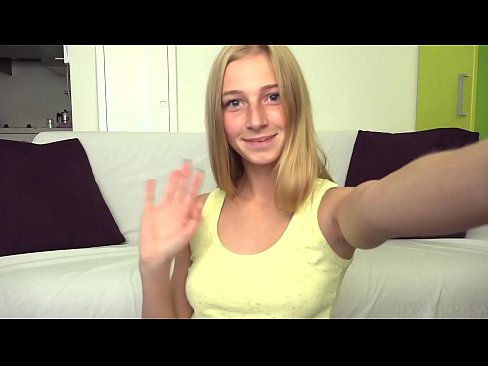 ❤️ Когда мне скучно, я лениво мастурбирую свою розовую писечку ❤️❌ Порно видео у нас ️❤